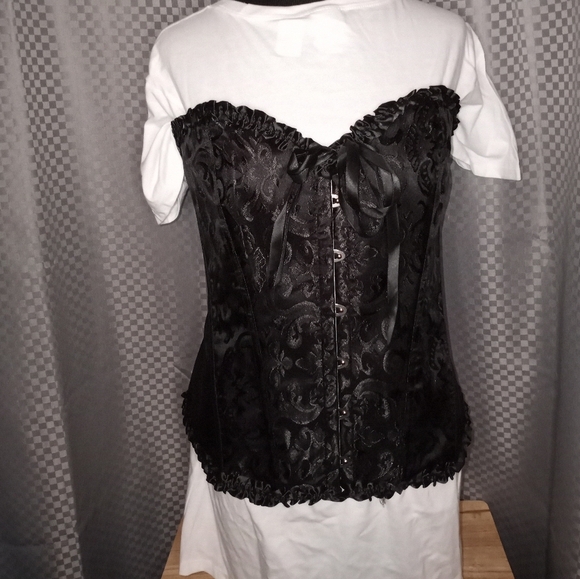 Elegant, black strapless jaquard satin corset with ruffled trim - Picture 1 of 14